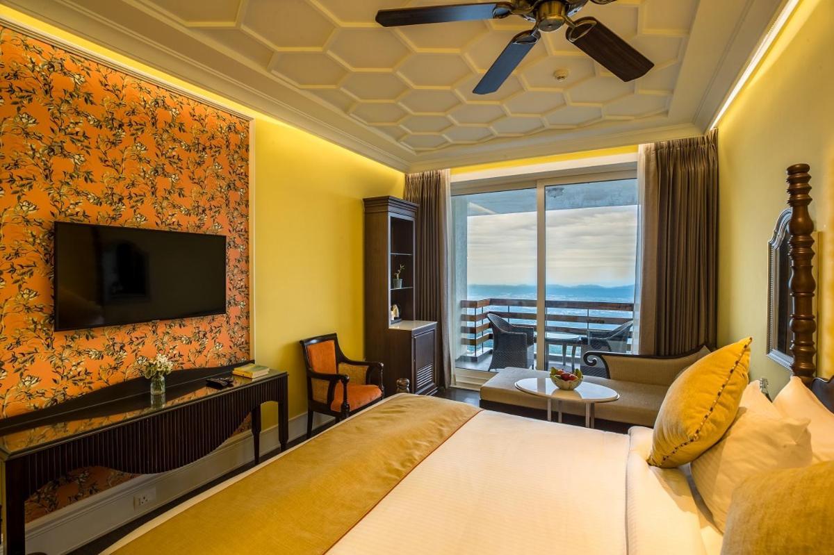 Royal Orchid Fort Resort Массури Экстерьер фото
