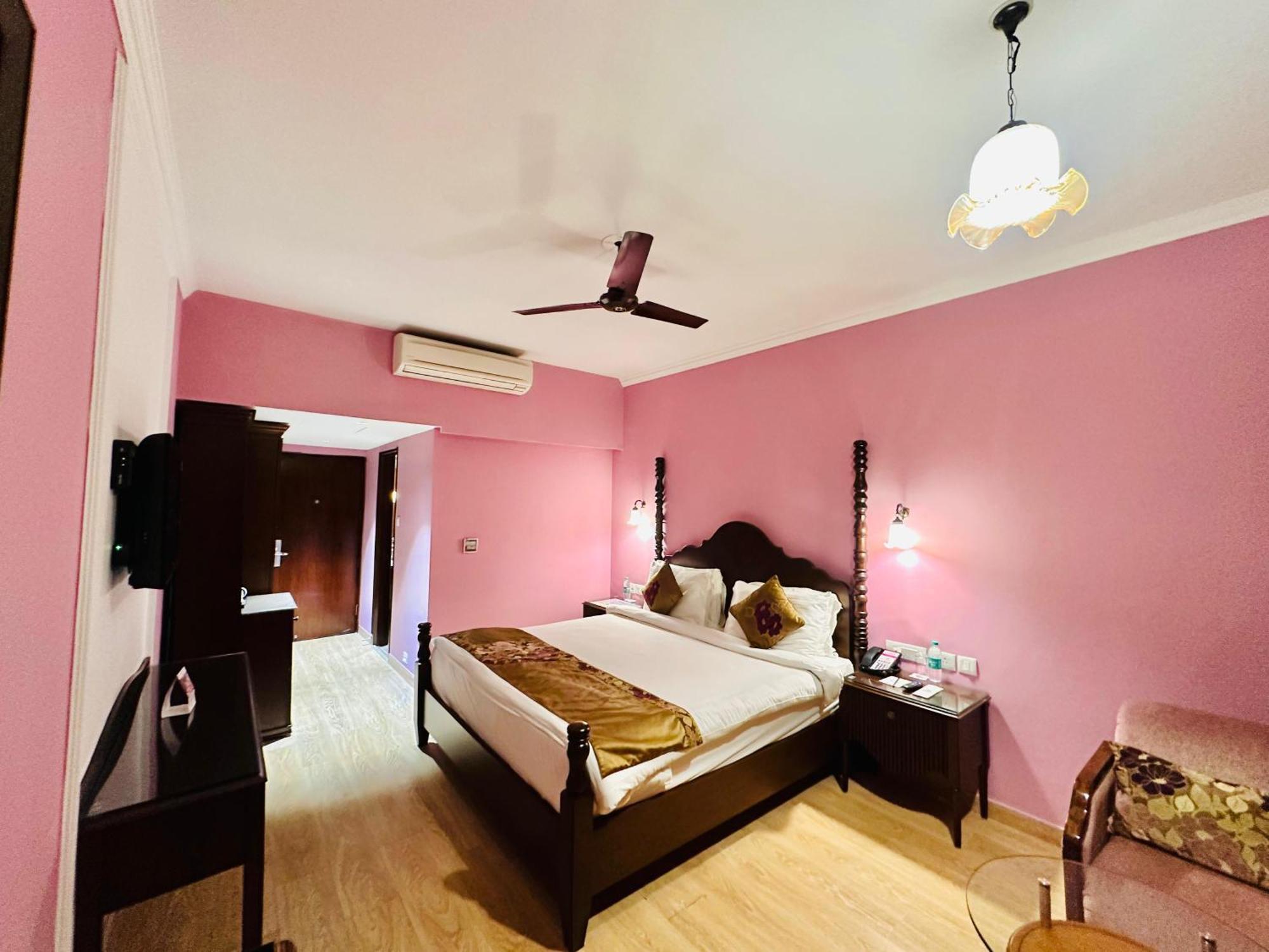 Royal Orchid Fort Resort Массури Экстерьер фото